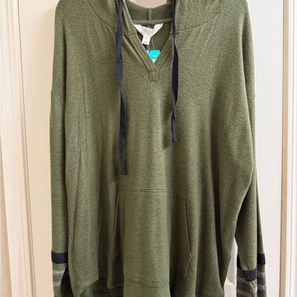 Market & Spruce Olive V-Neck Sweater